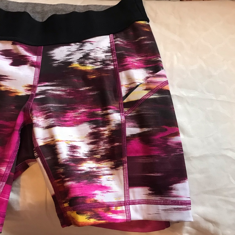 Lululemon compression short - Picture 2 of 7